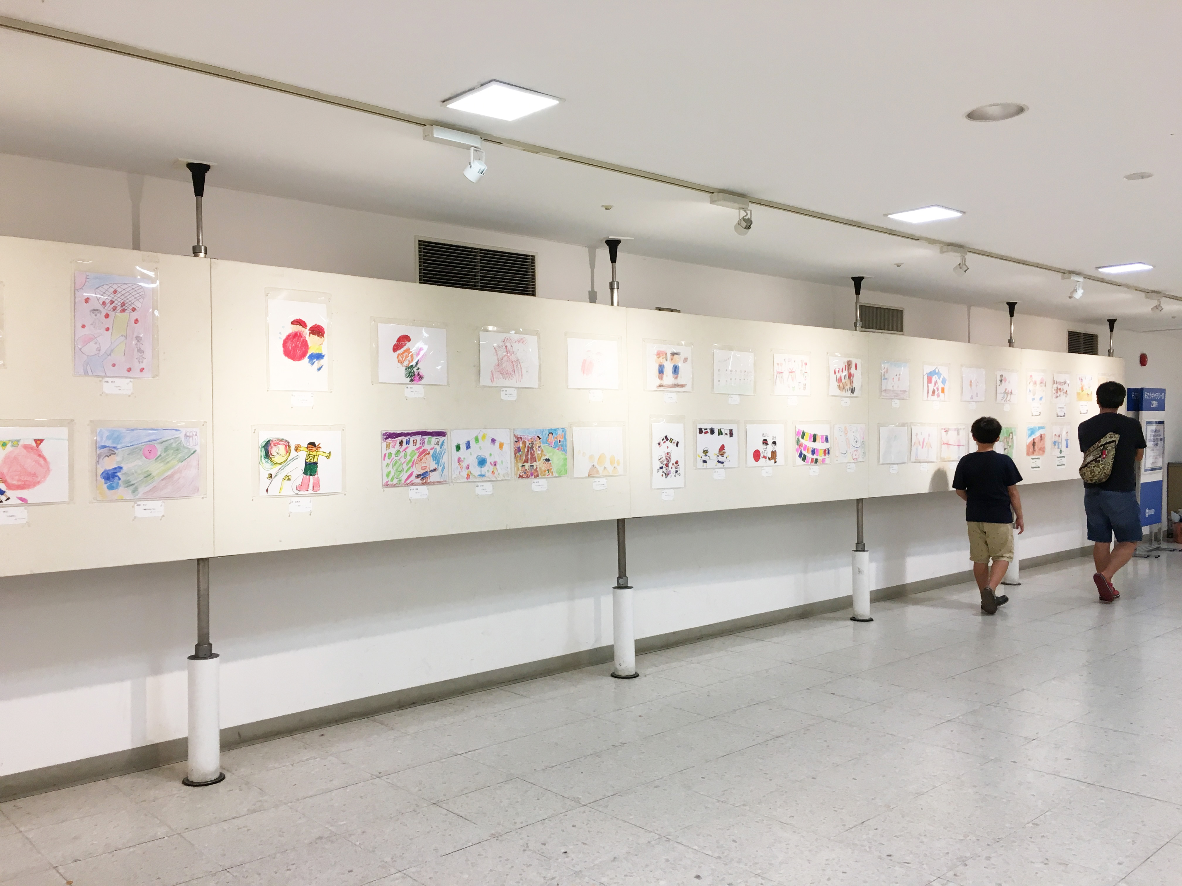 絵画展の様子